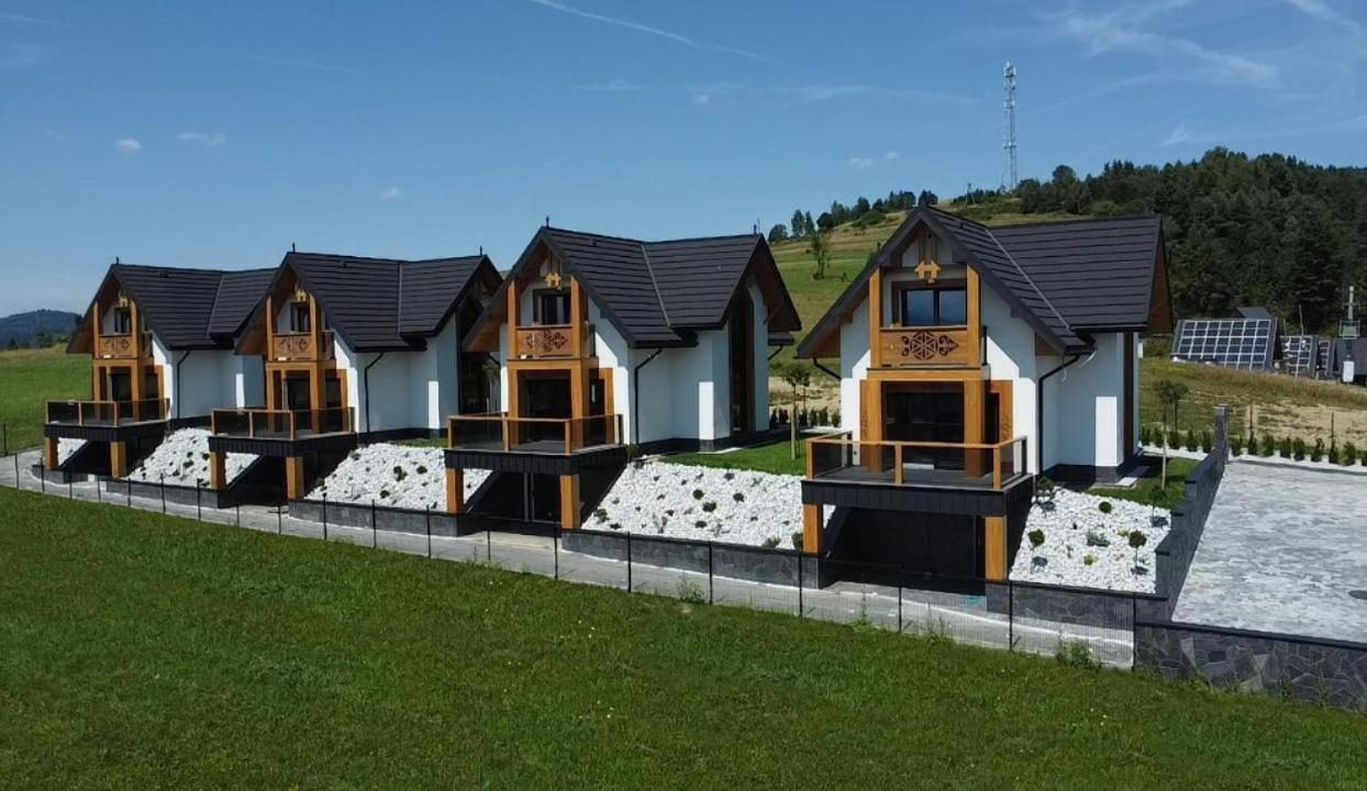 Porebianska Osada & Holiday home Szlembark
